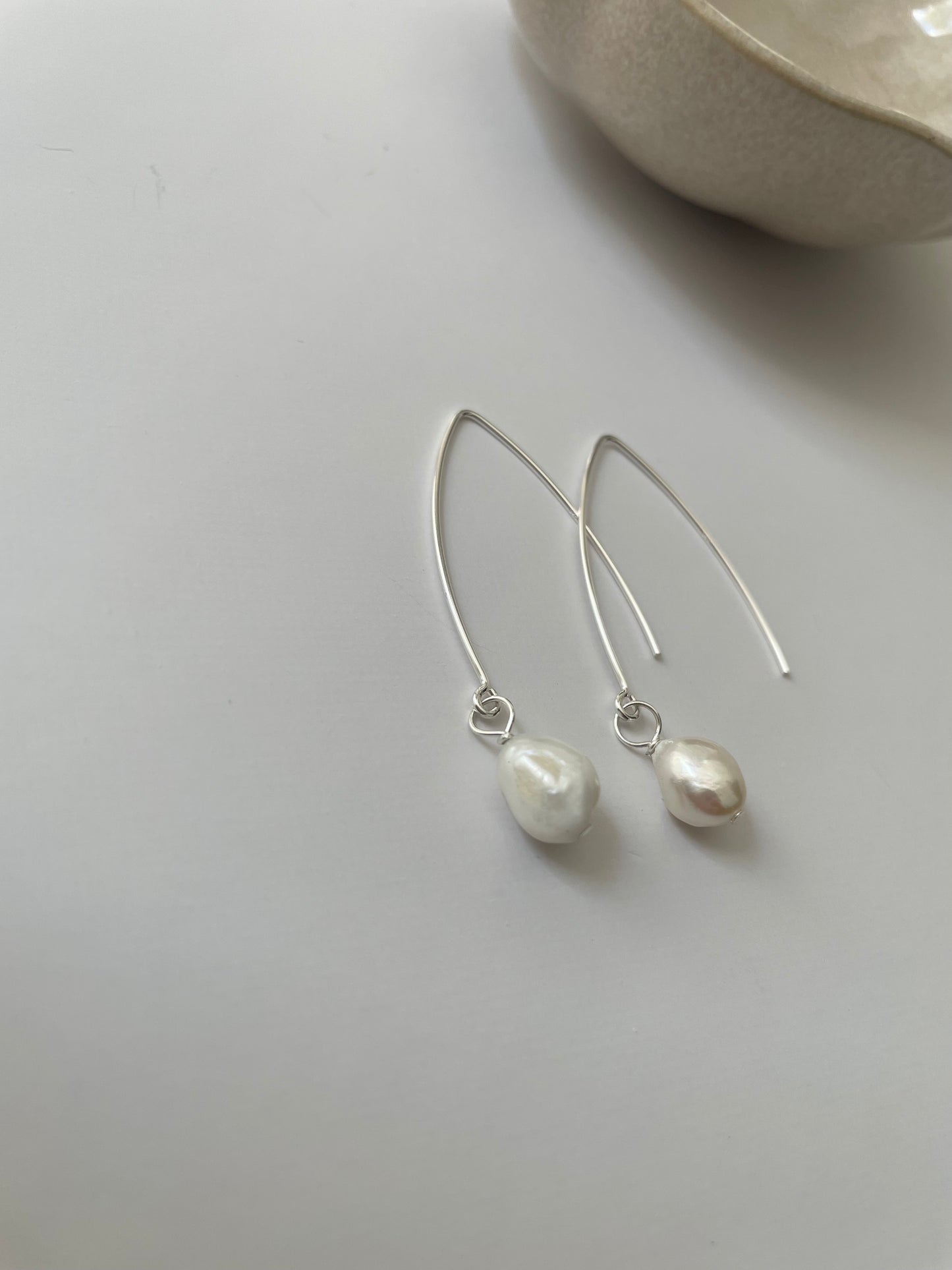 Grace pull through pearl earrings