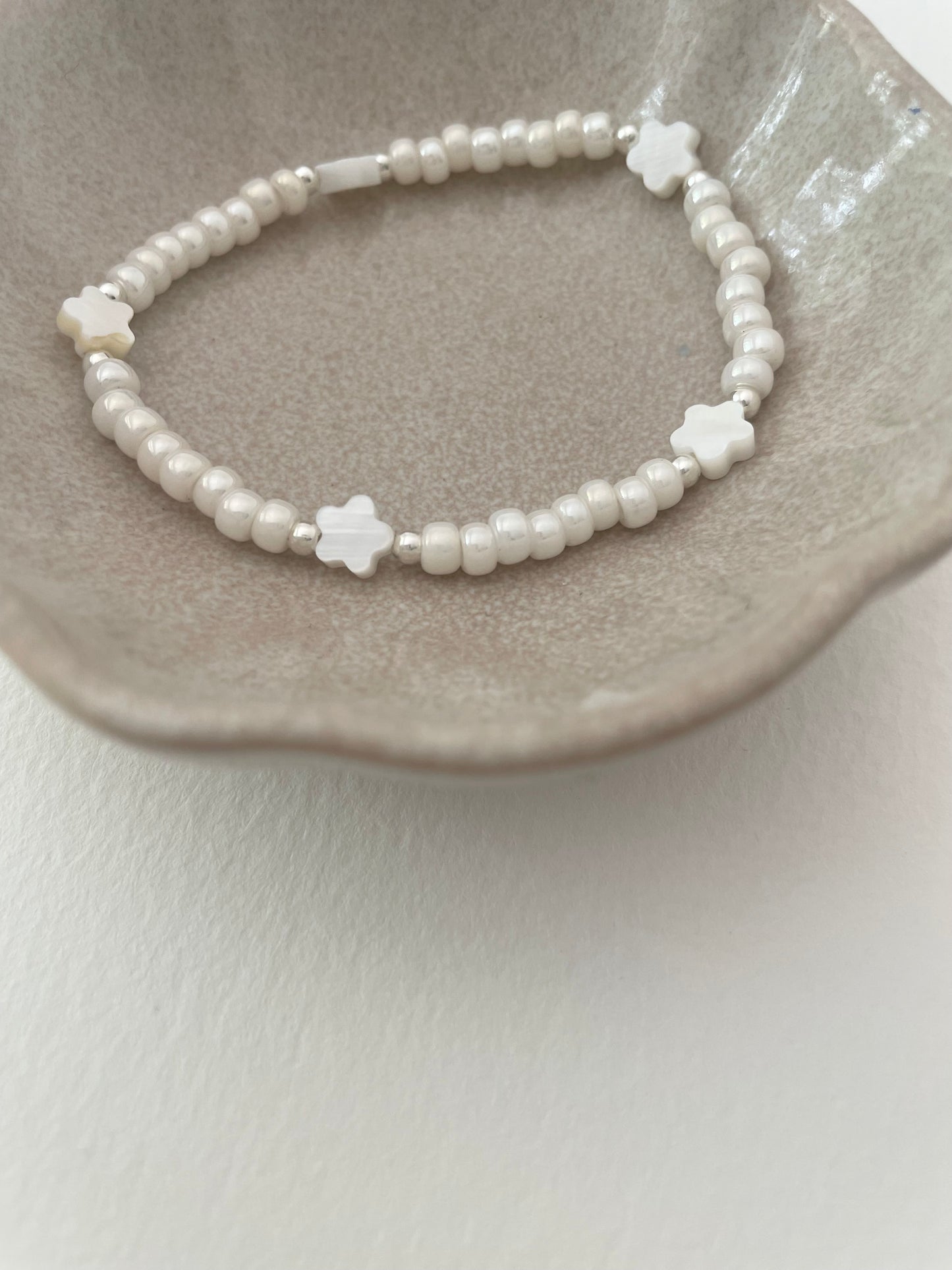 Pearl flower bracelet