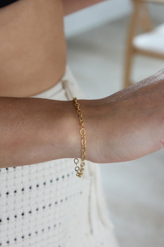 Delicate chain bracelet