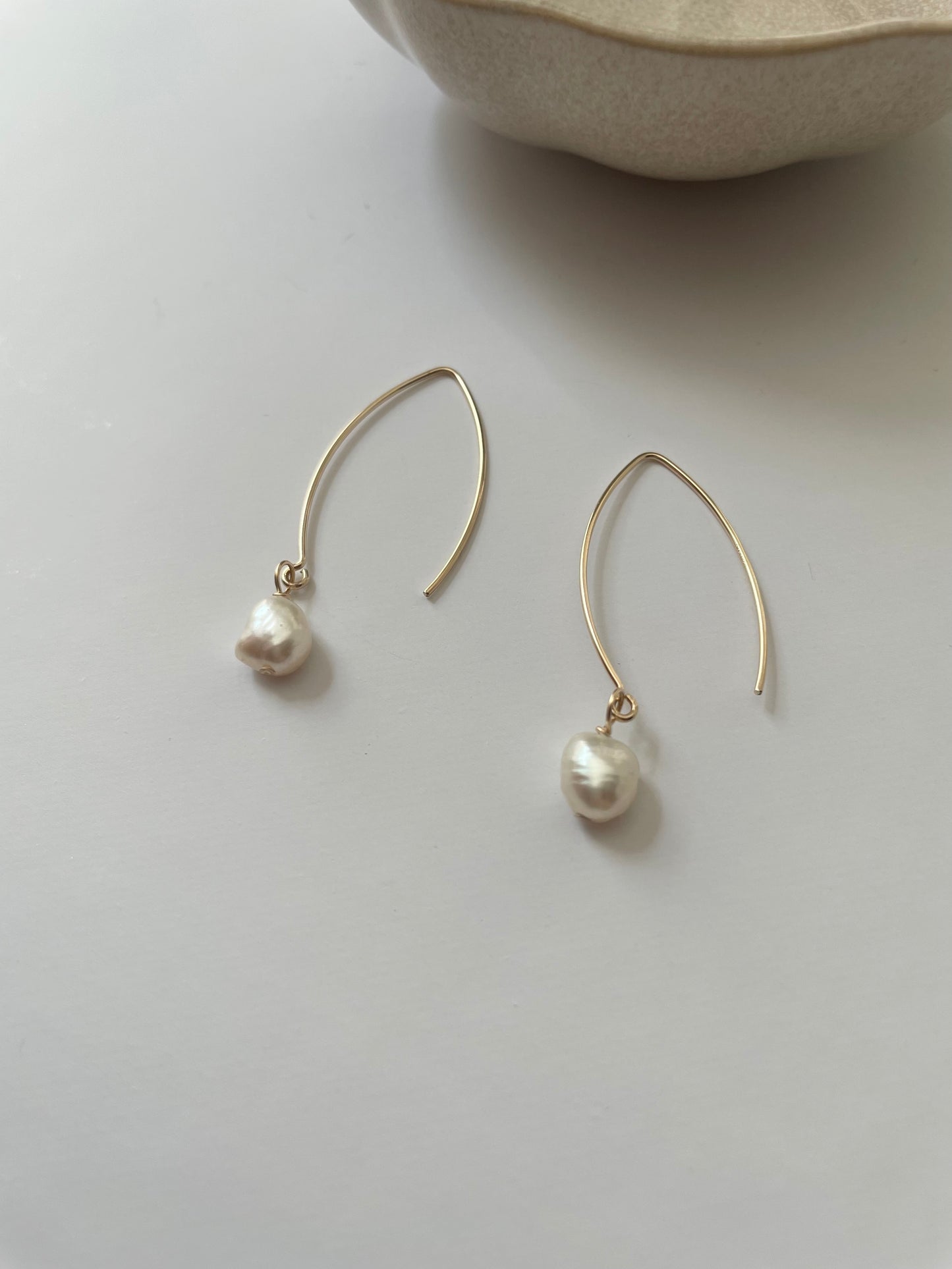 Grace pull through pearl earrings